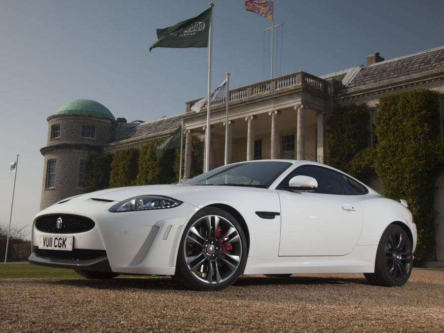  Jaguar XKR-S 2011 года  (UK) (фото 10 из 16)